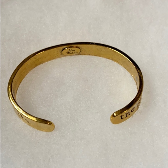 FREE Inspiration goldtone bracelet - Picture 5 of 6
